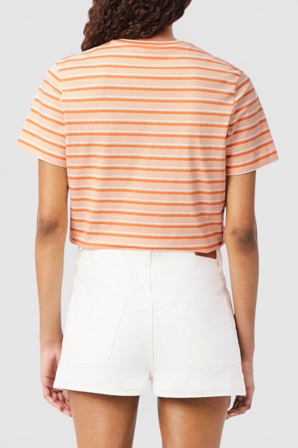 תמונת דוגמן אחורית של חולצת טי