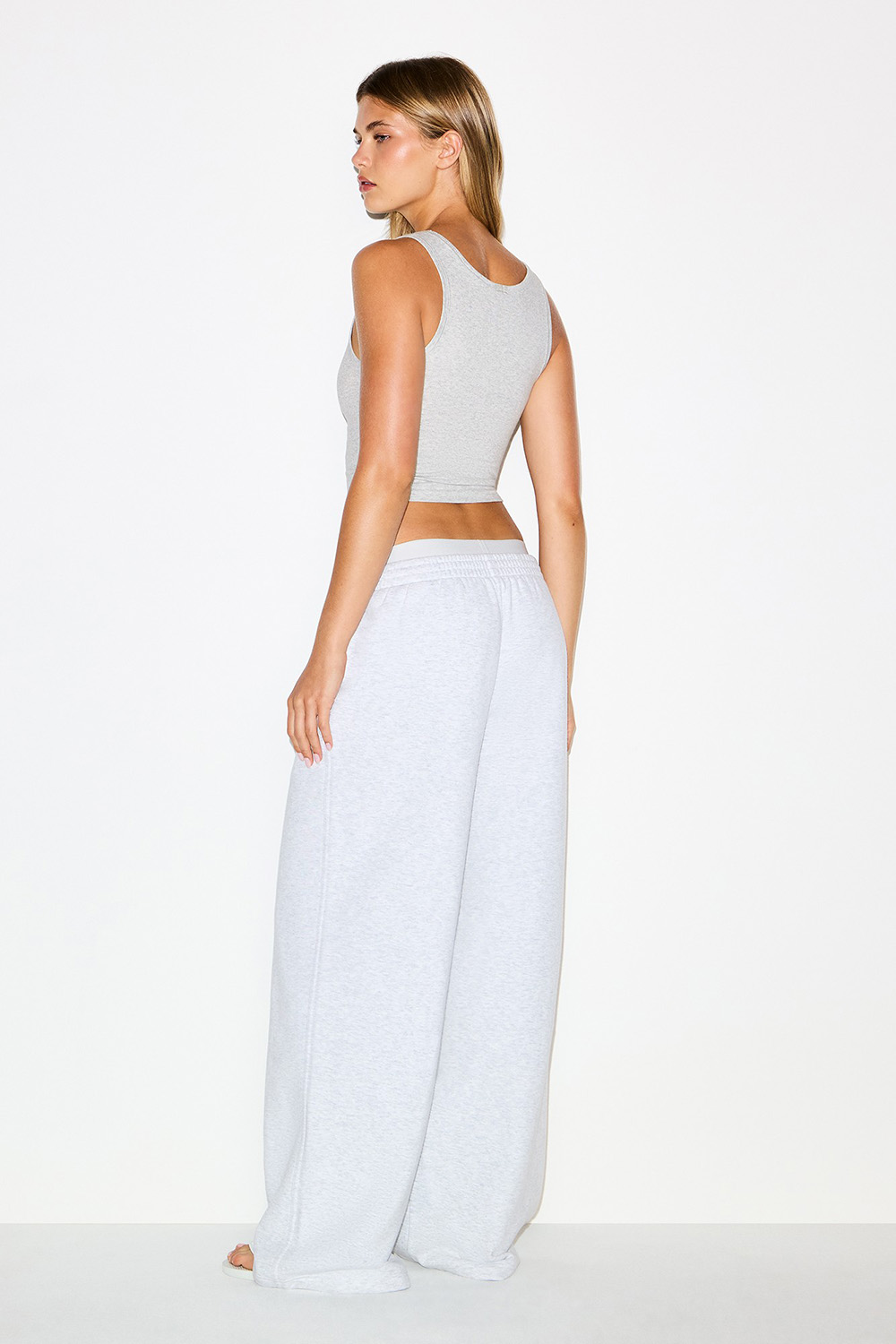 תמונת דוגמן אחורית של COTTON FLEECE EXPOSED BOXER PANT