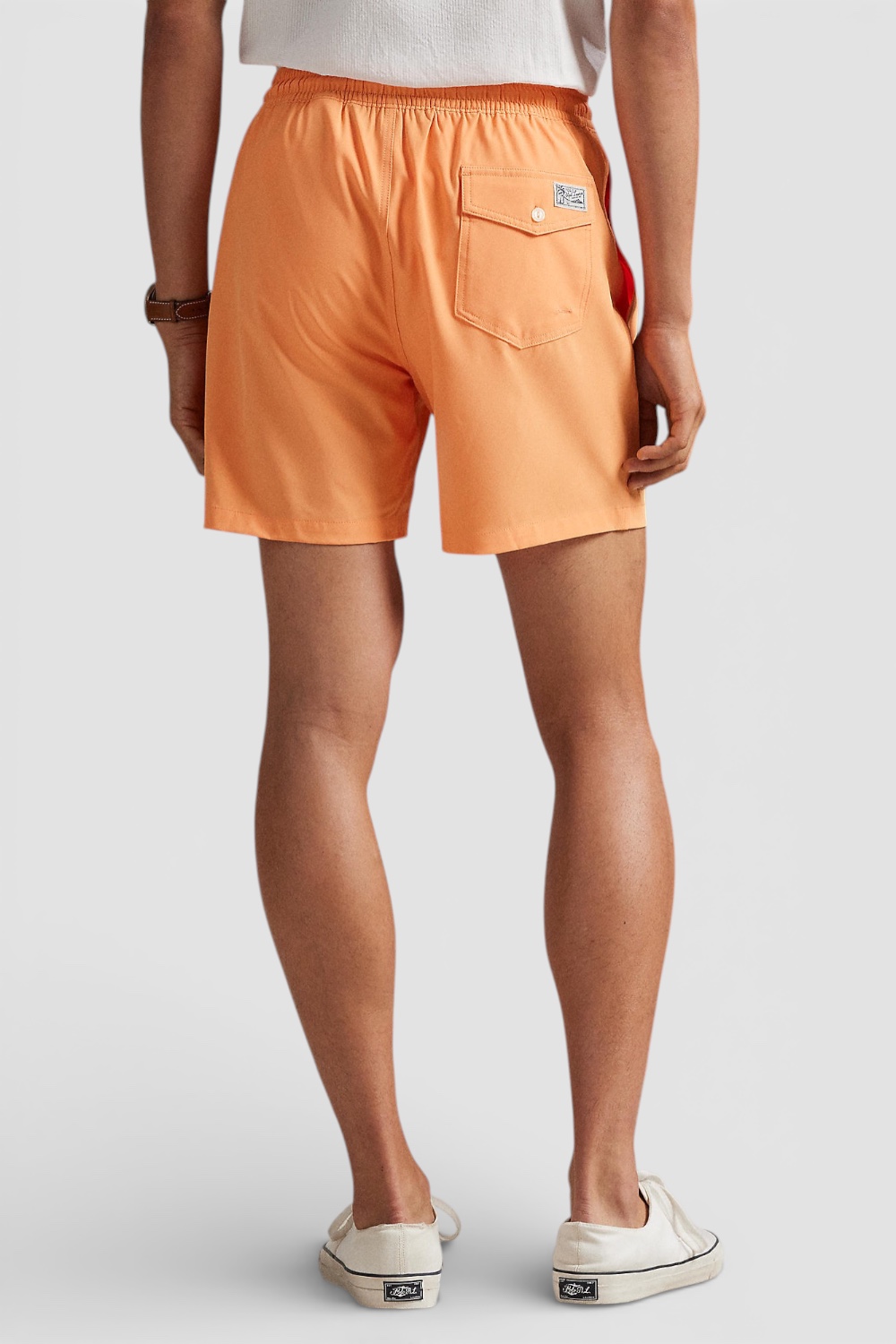 תמונת דוגמן אחורית של מכנסי בגד ים