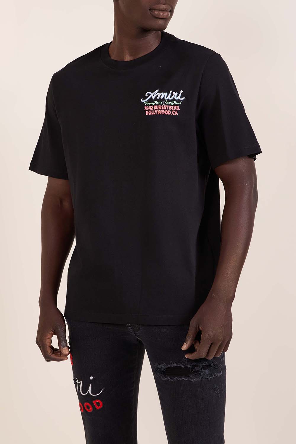 תמונת דוגמן קידמית של חולצת טי אוברסייז