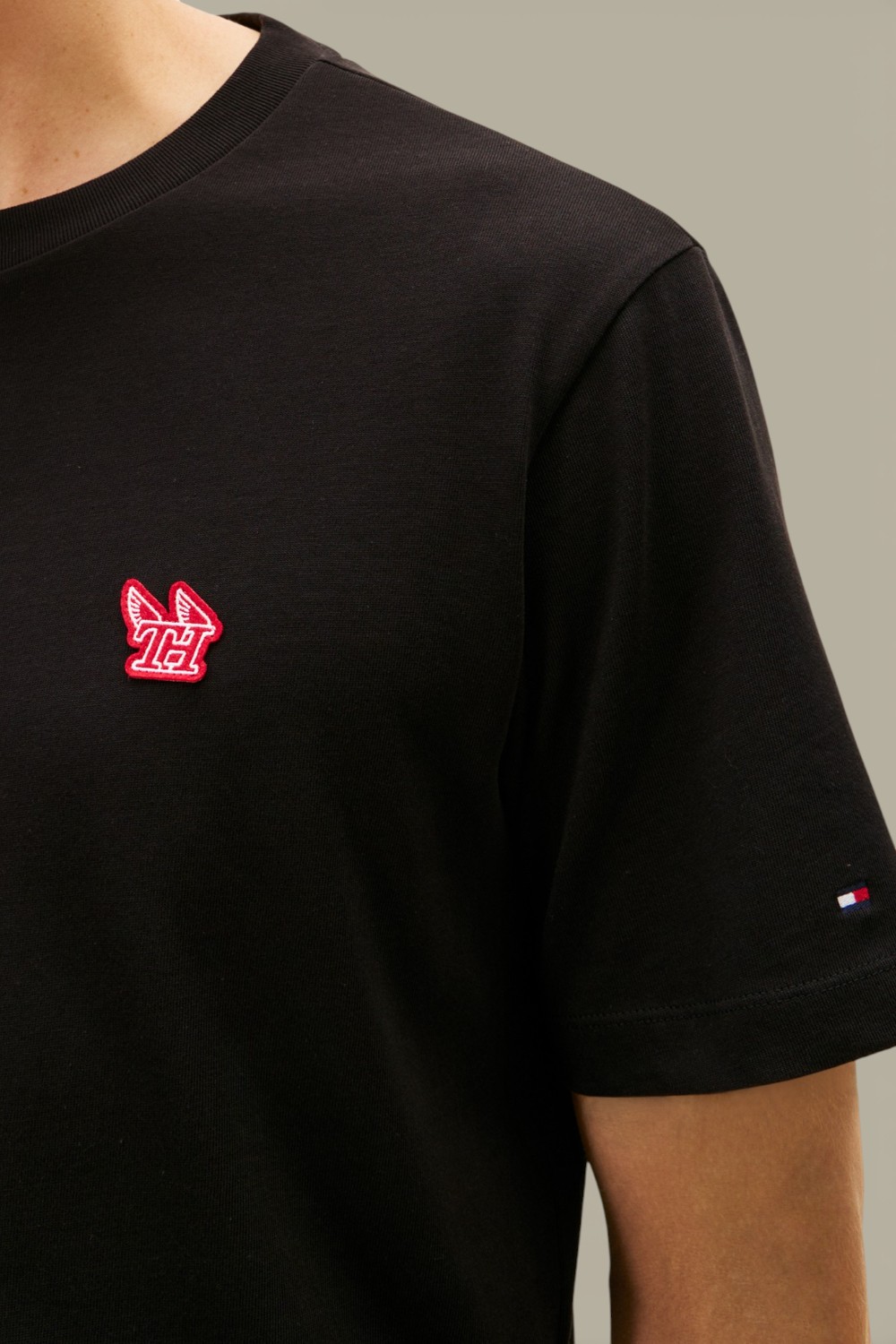 תמונת תקריב דוגמן של חולצת טי