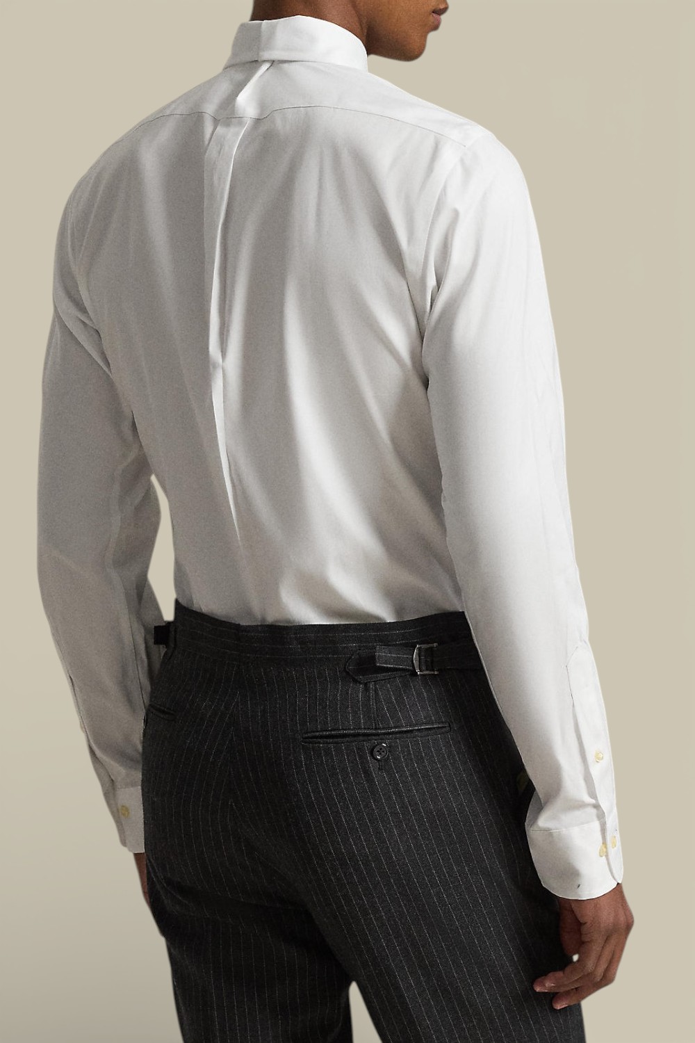 תמונת דוגמן אחורית של חולצות כפתורים ארוכה