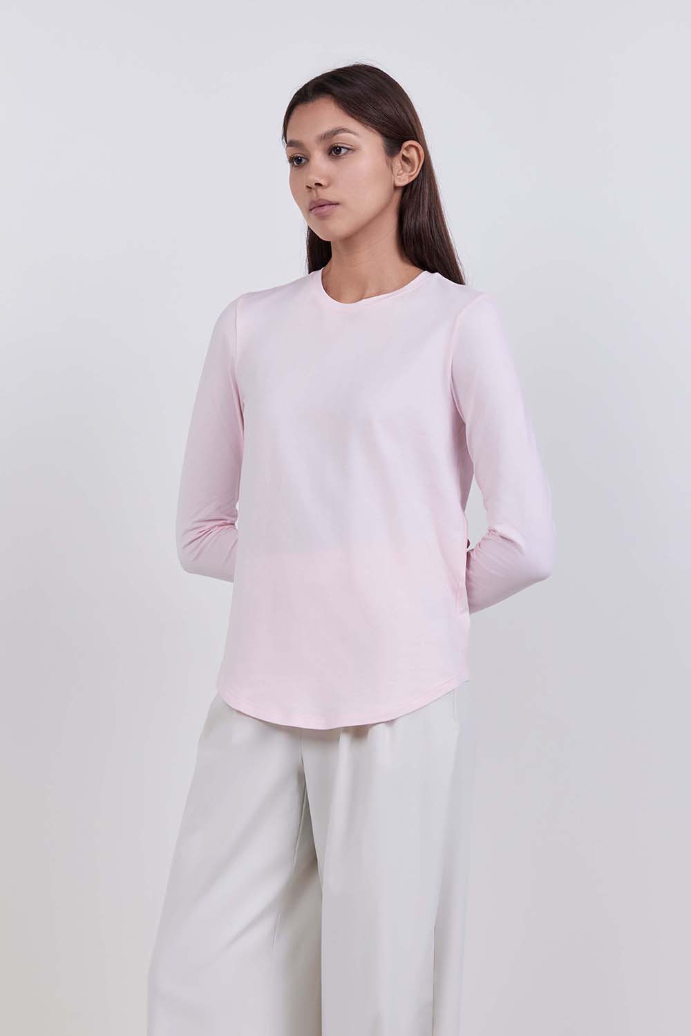 תמונת דוגמן קידמית של Love Long-Sleeve Shirt