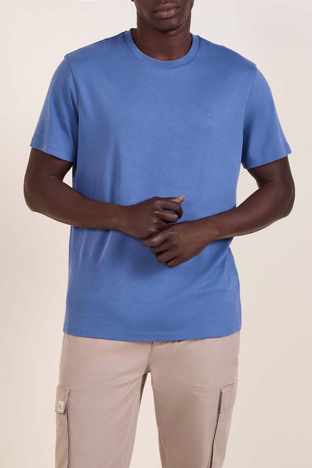 תמונת דוגמן קידמית של חולצת טי