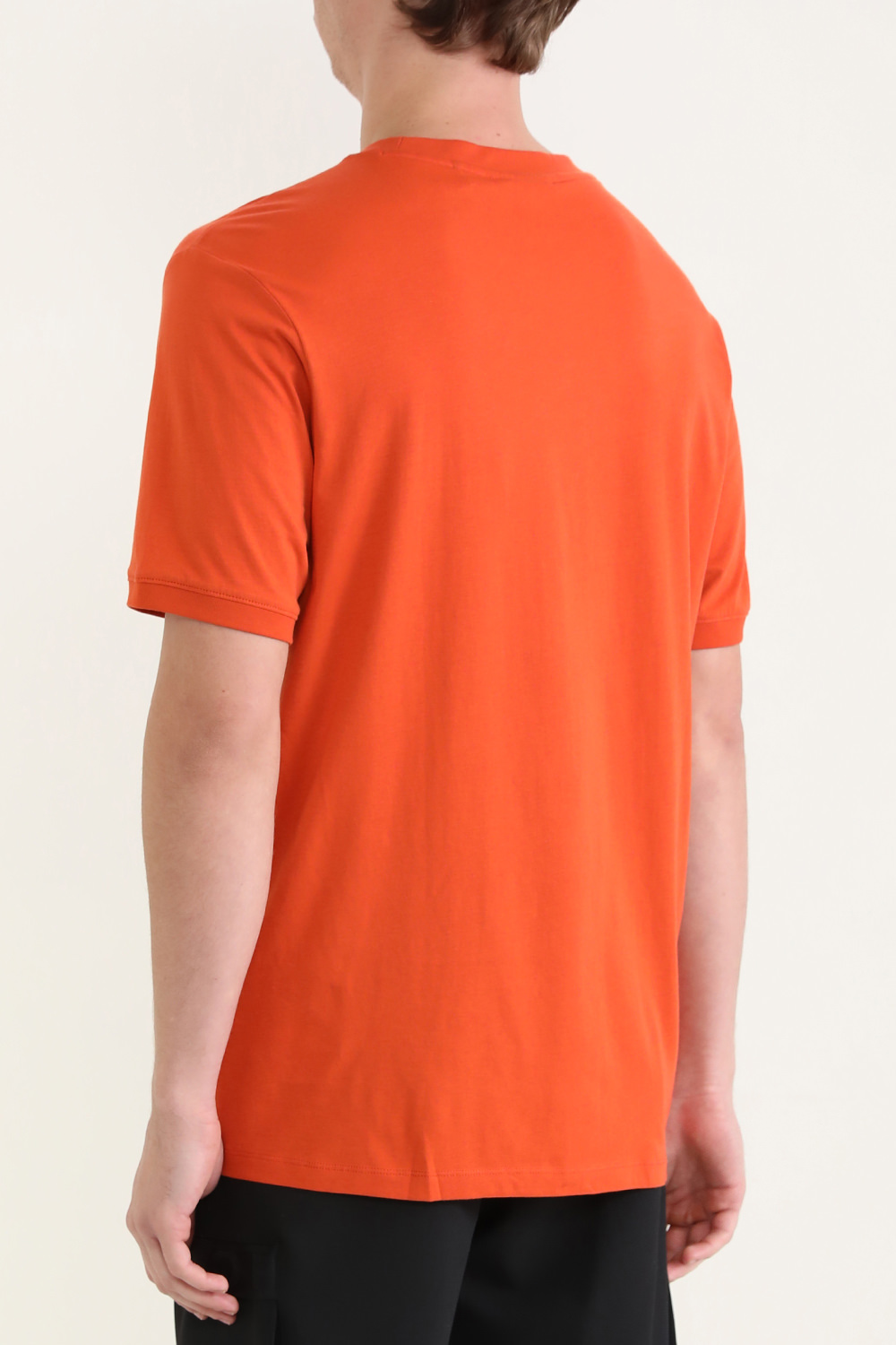 תמונת דוגמן אחורית של חולצת טי קצרה מכותנה