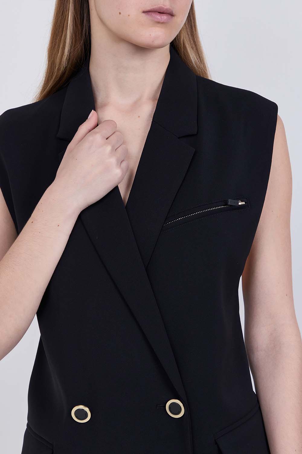 תמונת תקריב דוגמן של וסט מחוייט