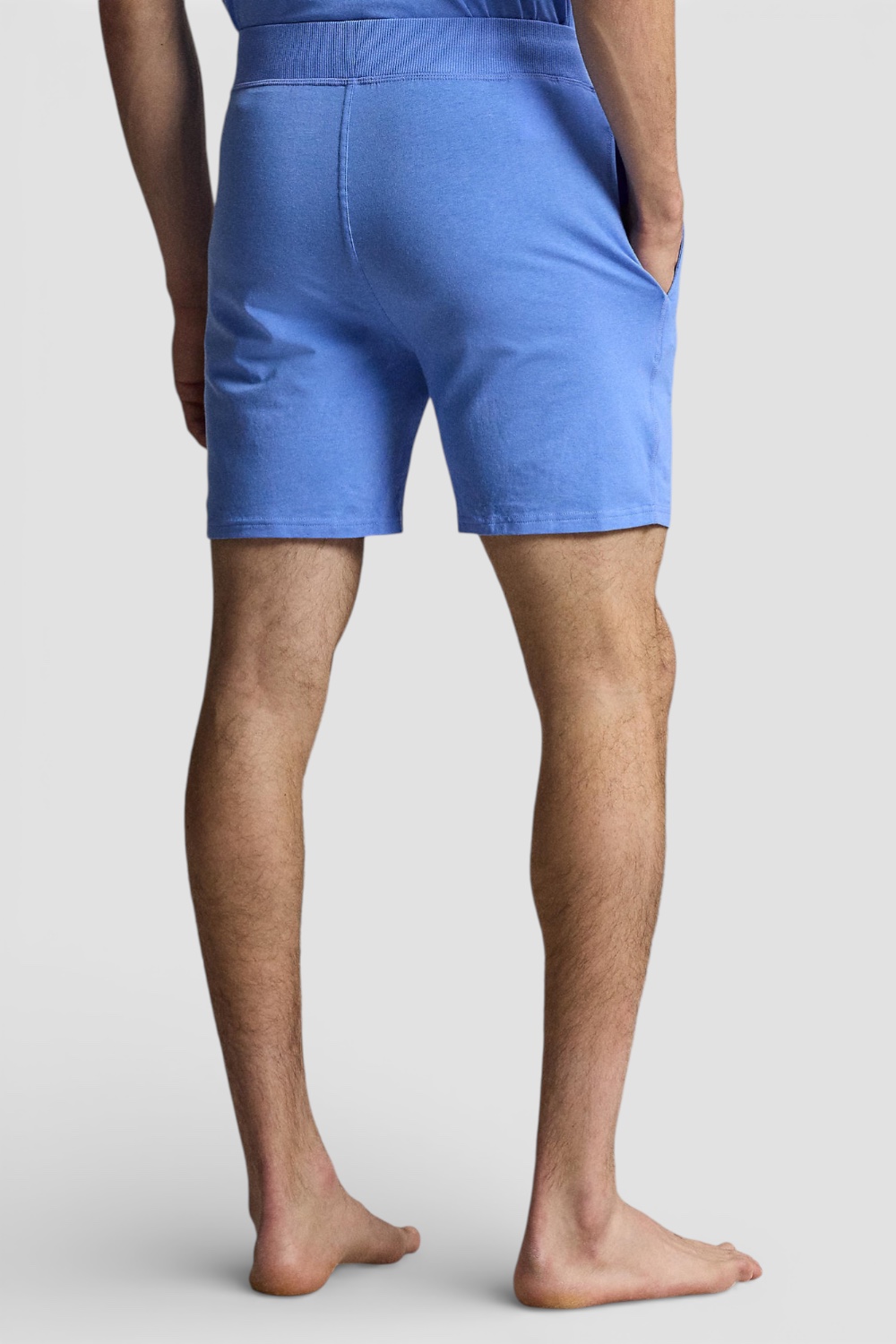 תמונת דוגמן אחורית של חולצת פולו