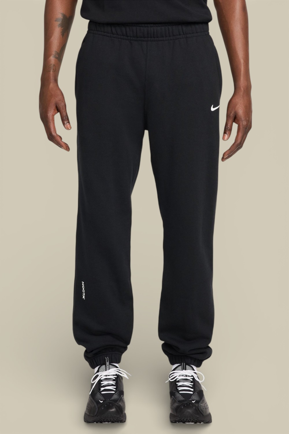 תמונת דוגמן קידמית של מכנסי פליז