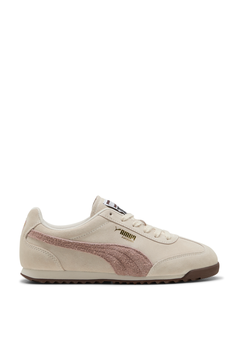 תמונה קידמית של נעלי סניקרס