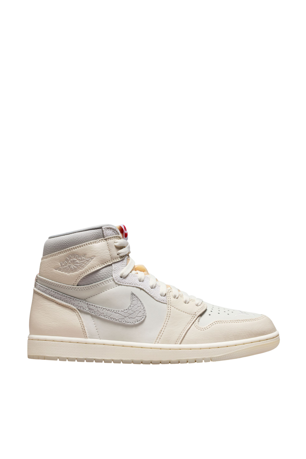 תמונה קידמית של נעלי סניקרס אייר ג'ורדן 1 רטרו