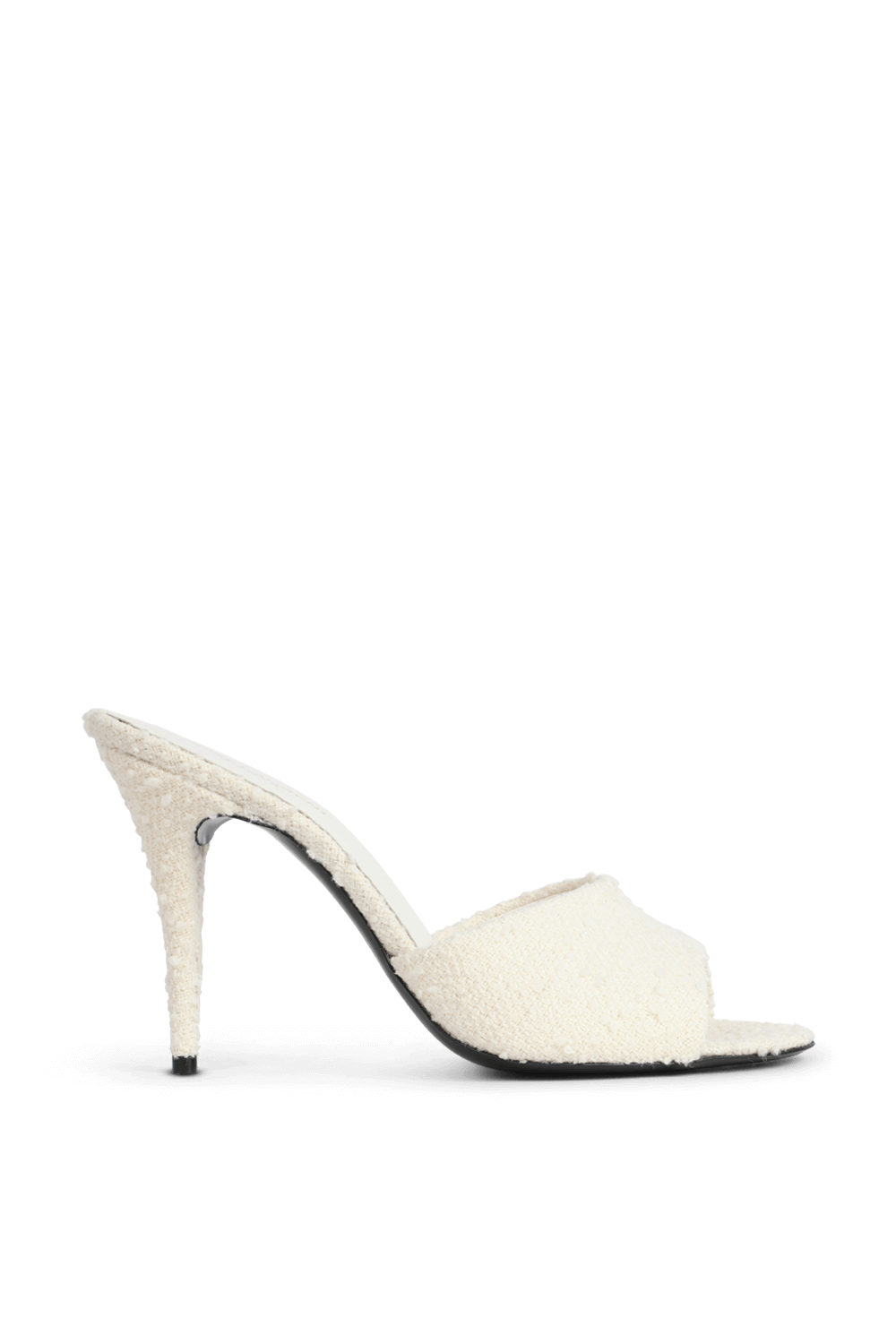 תמונה קידמית של נעלי עקב מצמר בצבע לבן