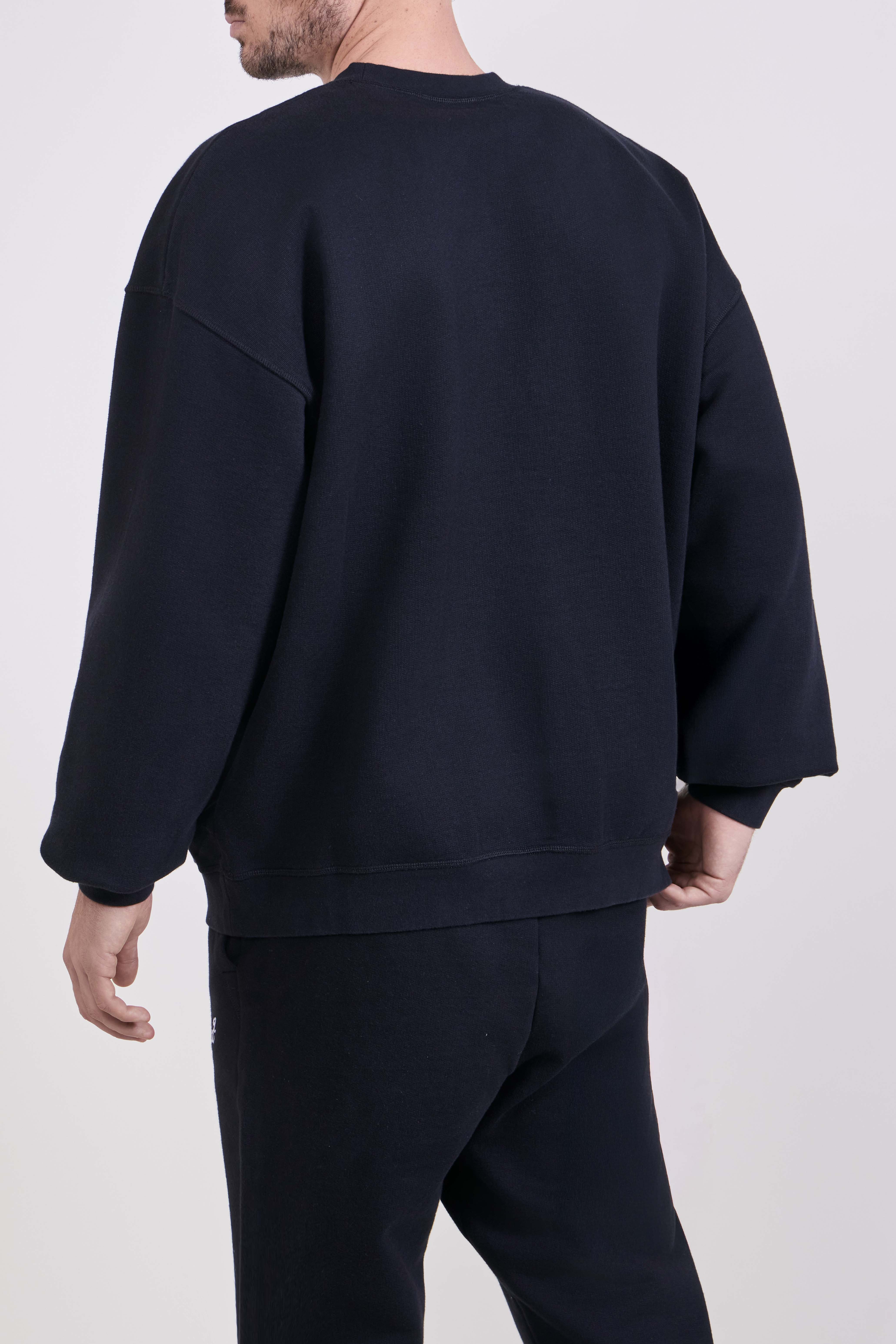 תמונת דוגמן אחורית של סווטשירט