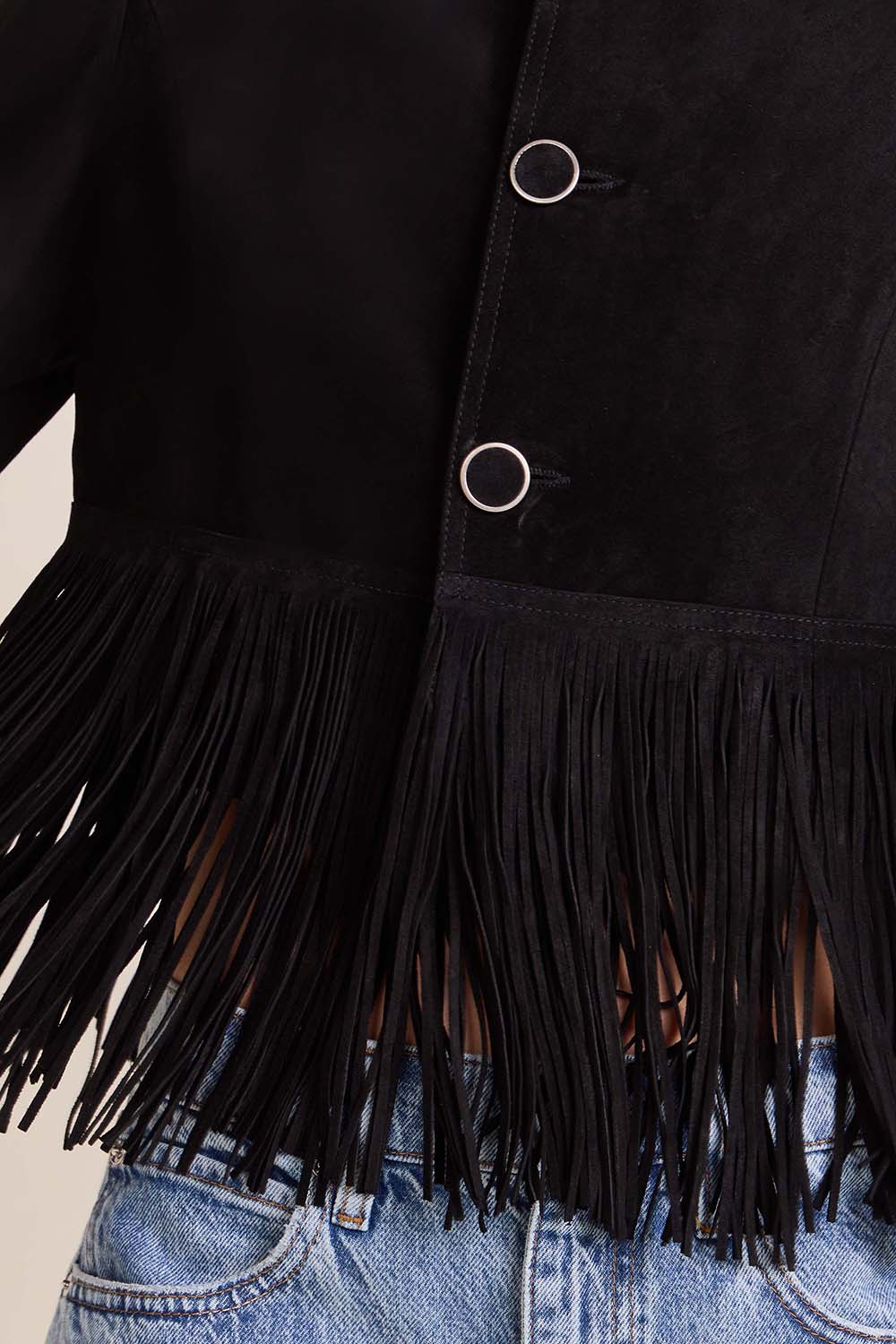 תמונת תקריב דוגמן של ז'קט זמש עם פרנזים