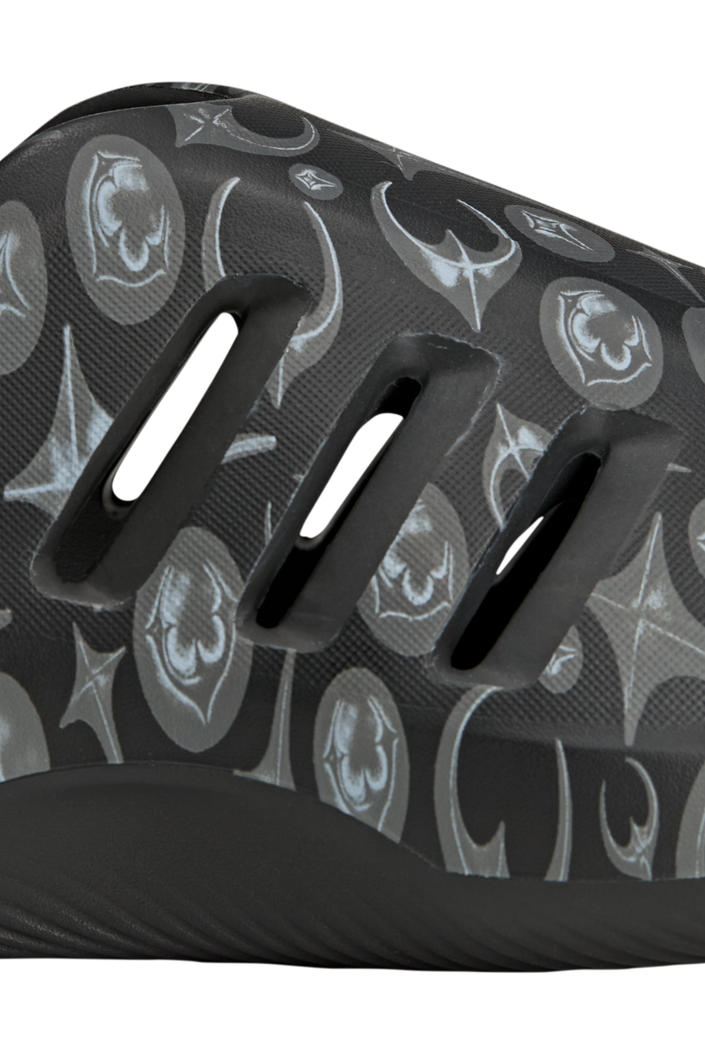 כפכפי סלייד אדידס X ת&rsquo;אג קלאב