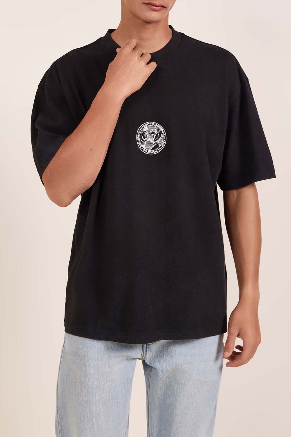 תמונת דוגמן קידמית של חולצת טי