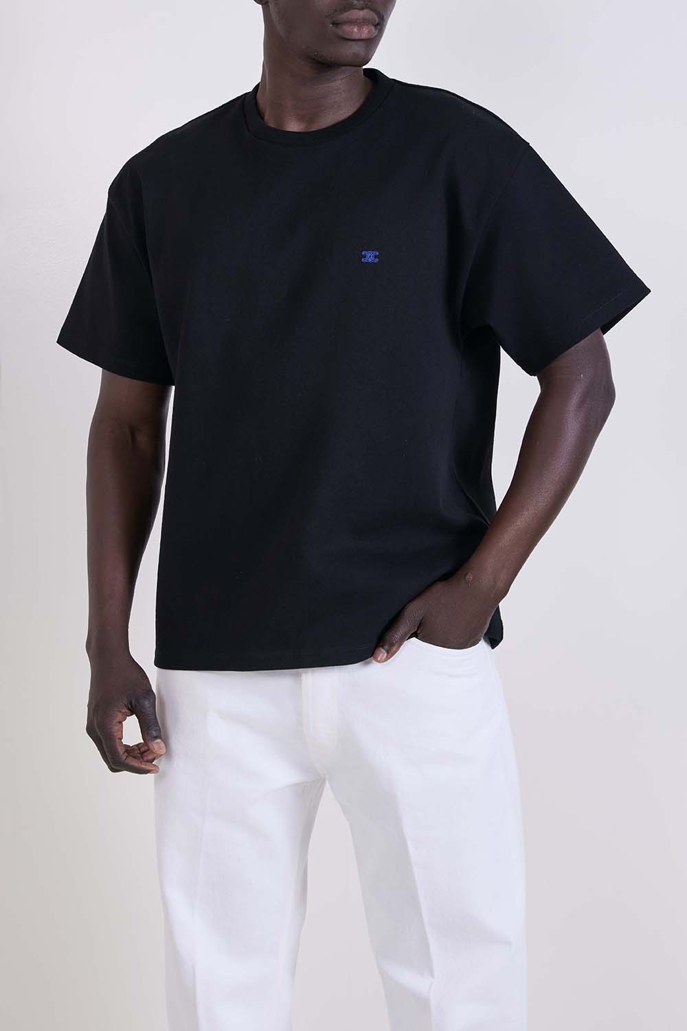 תמונת דוגמן קידמית של חולצת טי בגזרה רחבה