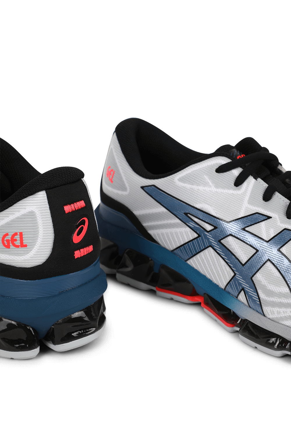 תמונת תקריב של נעלי ספורט ג'ל קוואנטום 360