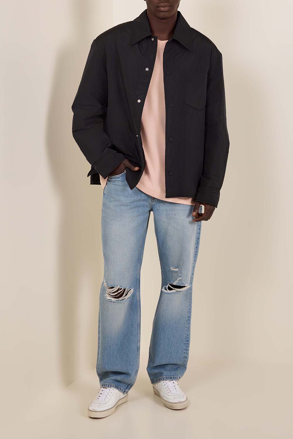 תמונת דוגמן קידמית של נעלי סניקרס סול סטאר