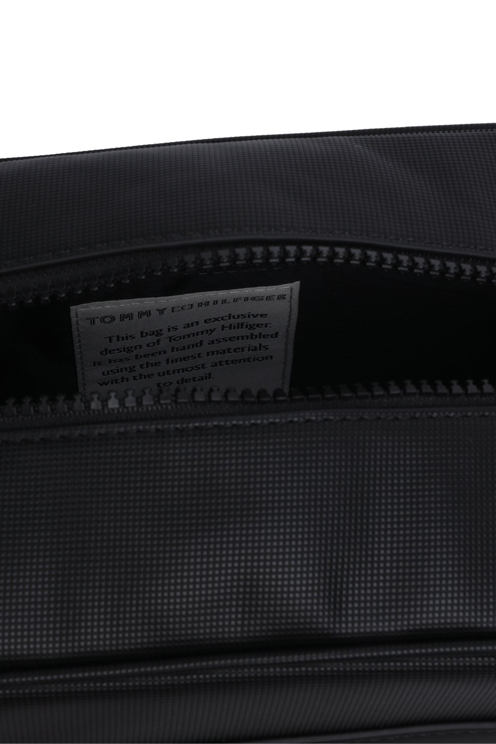 תמונת פנים של תיק רחצה עם לוגו