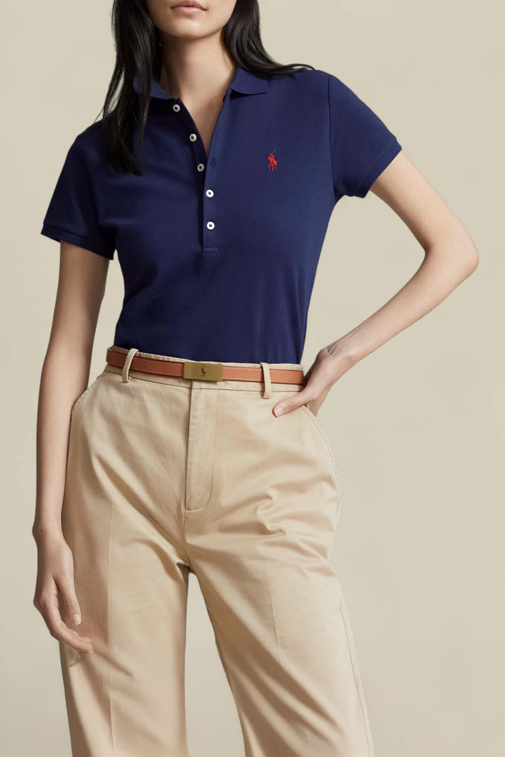 תמונת דוגמן קידמית של חולצת פולו