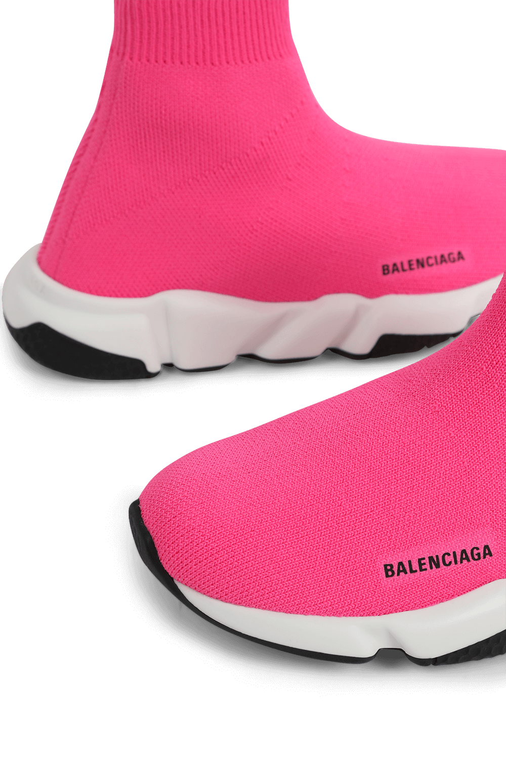 תמונת תקריב של מידות 23-32 נעלי גרב עם לוגו