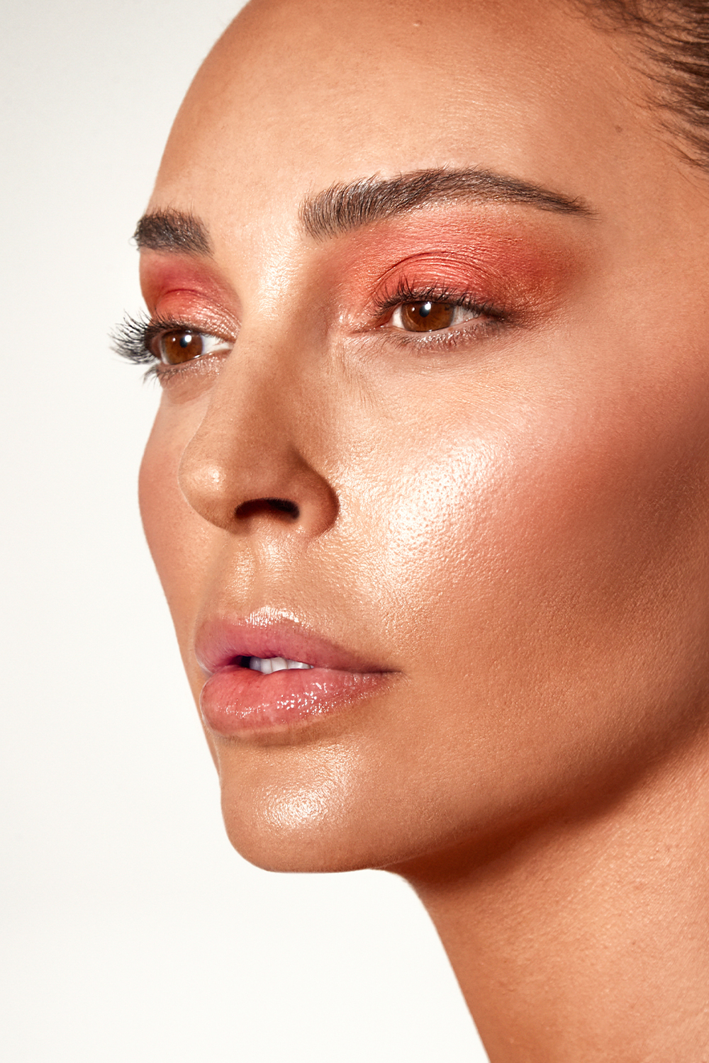 תמונת אווירה של טינט דובדבן ללחיים ולשפתיים 16 מ''ל