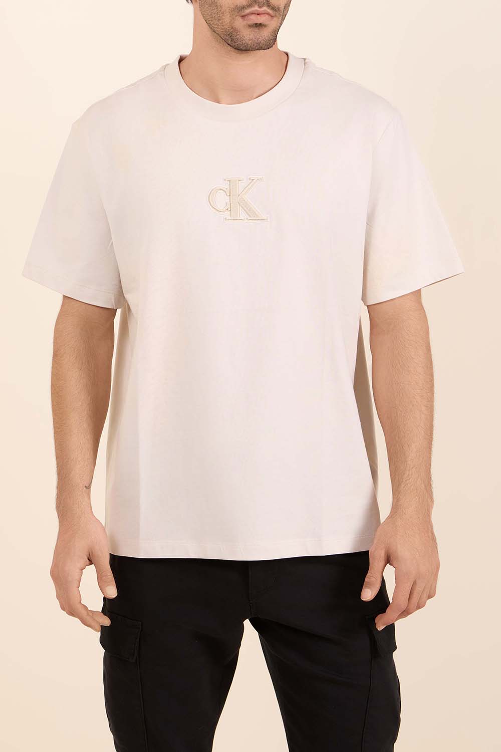 תמונת דוגמן קידמית של חולצת טי