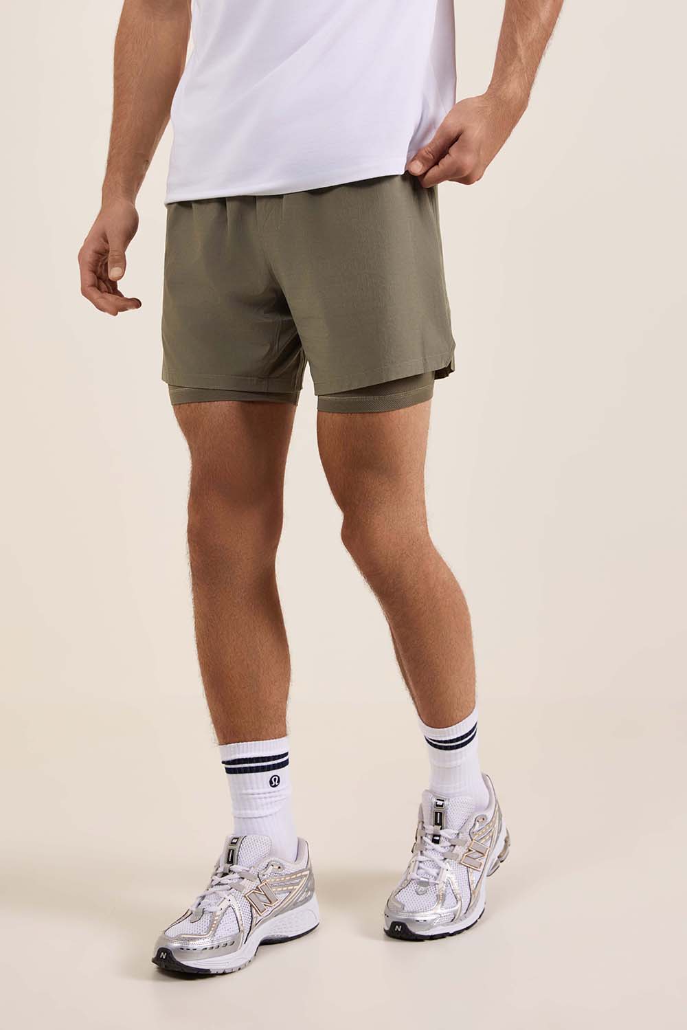 תמונת דוגמן קידמית של Run Crew Ripstop Lined Short 6