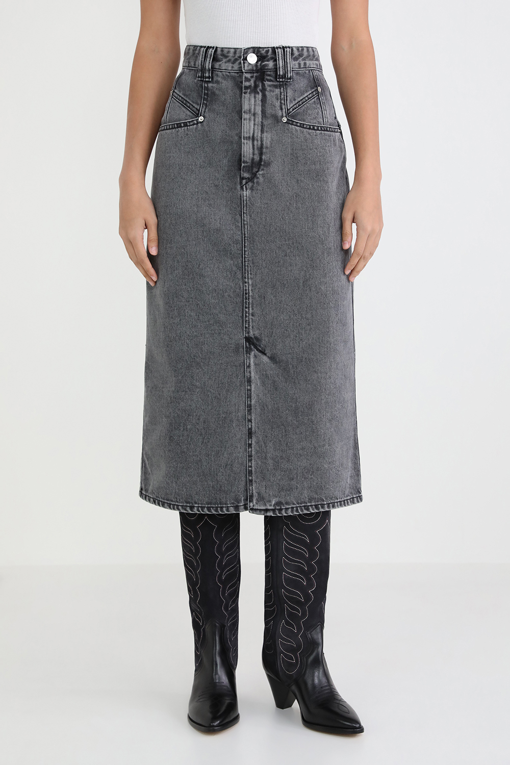 תמונת דוגמן קידמית של חצאית ג`ינס מידי