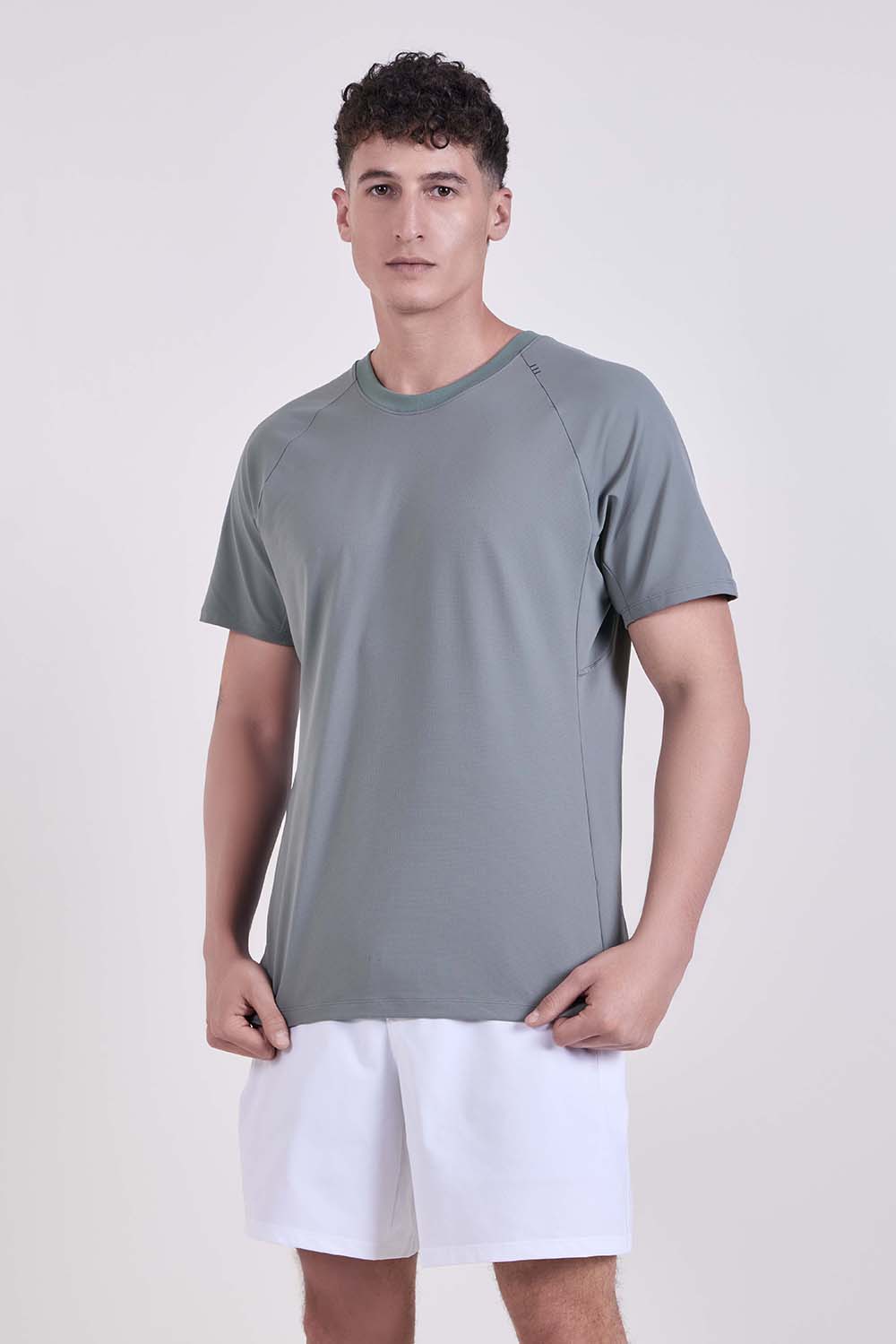 תמונת דוגמן קידמית של Repper Short-Sleeve Shirt