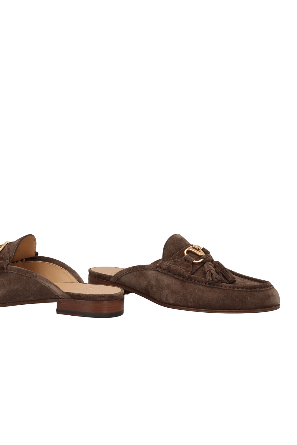 תמונת תקריב של נעלי מיולס מוקסינים