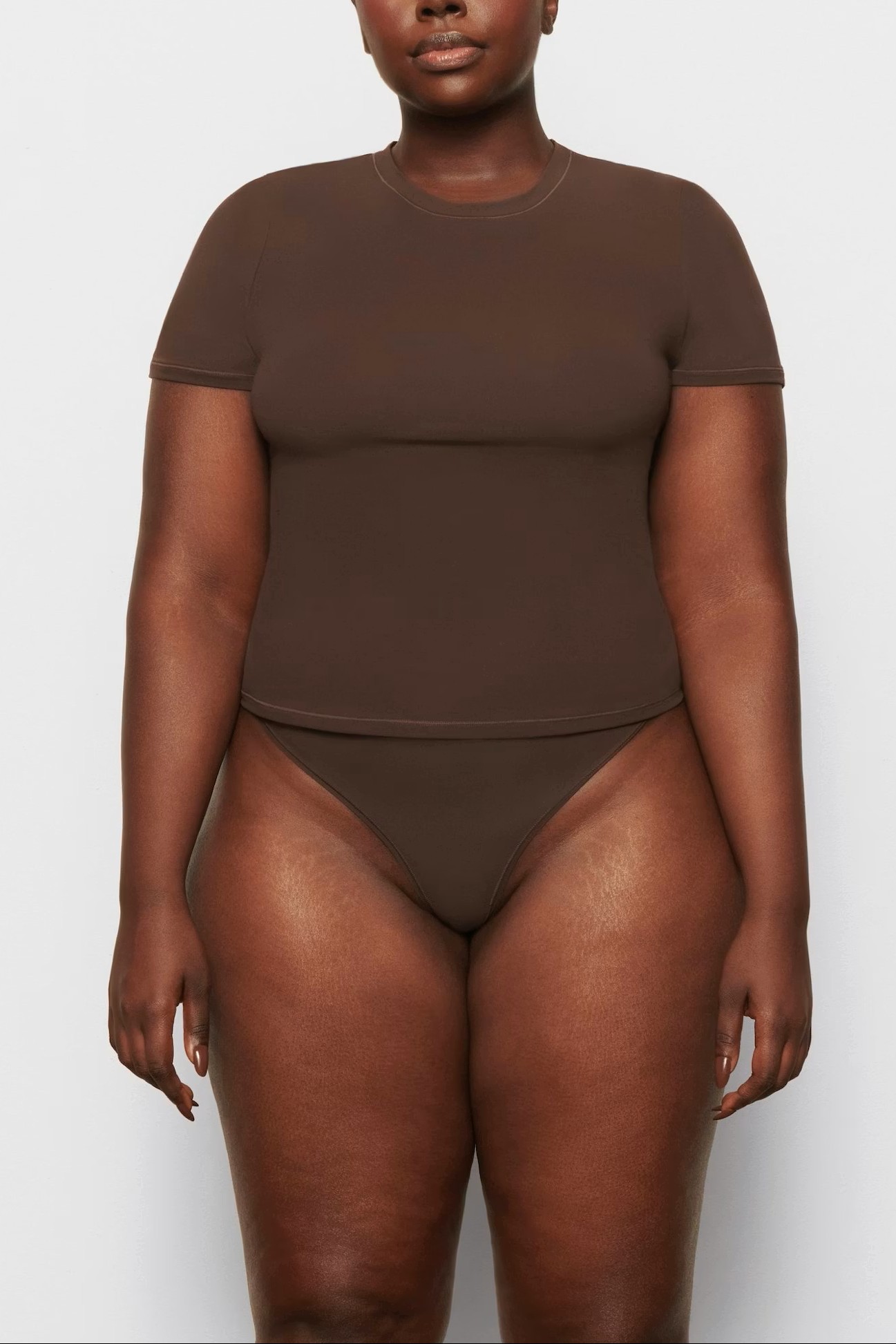 תמונת דוגמן קידמית של SHORT SLEEVE T-SHIRT