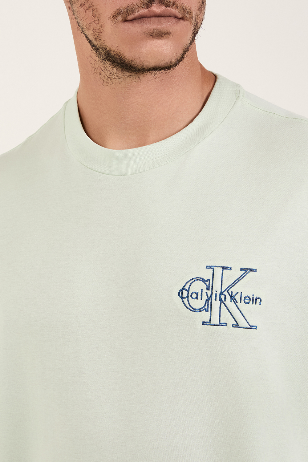 תמונת תקריב דוגמן של חולצת טי