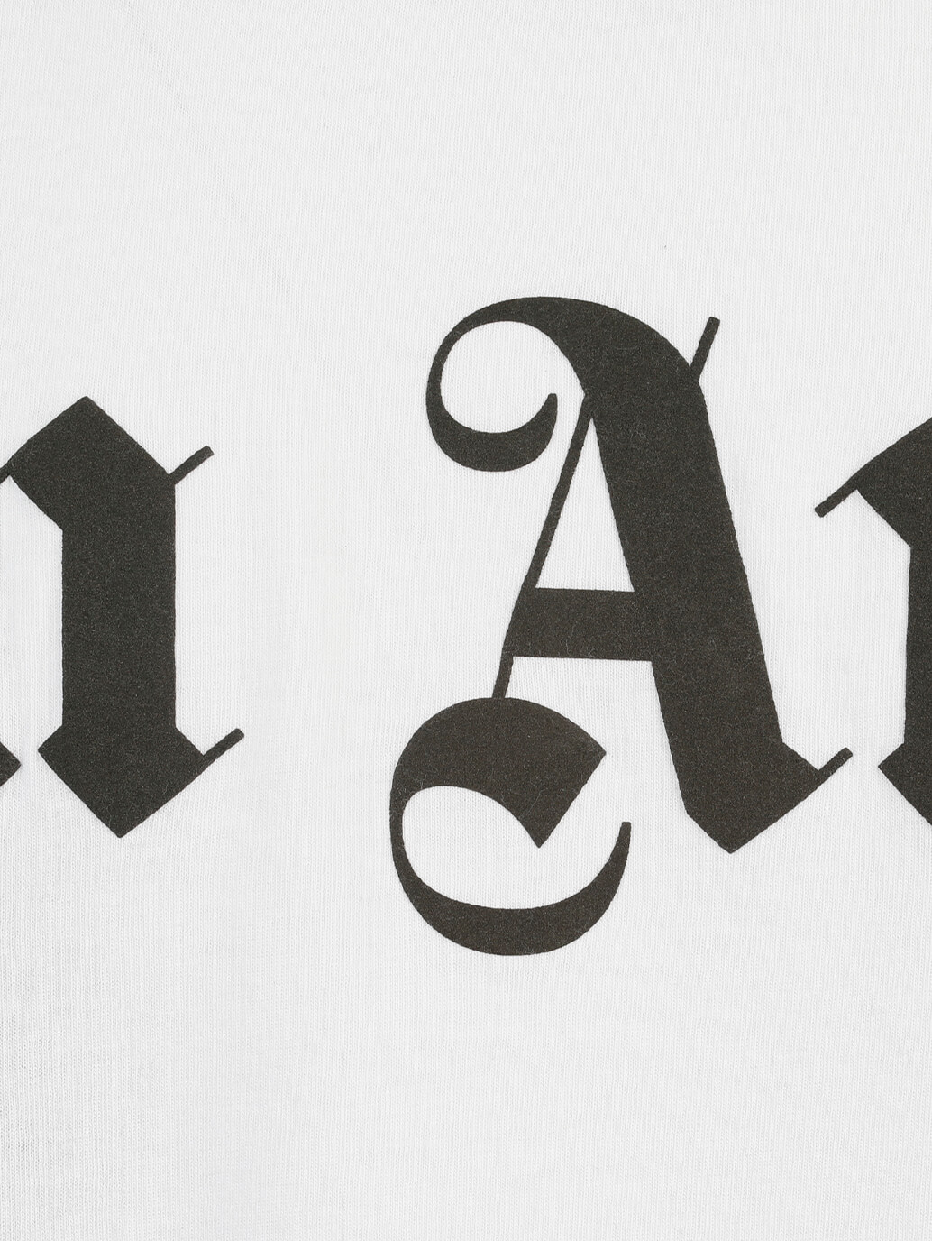 תמונת תקריב של Logo Over Tee in White