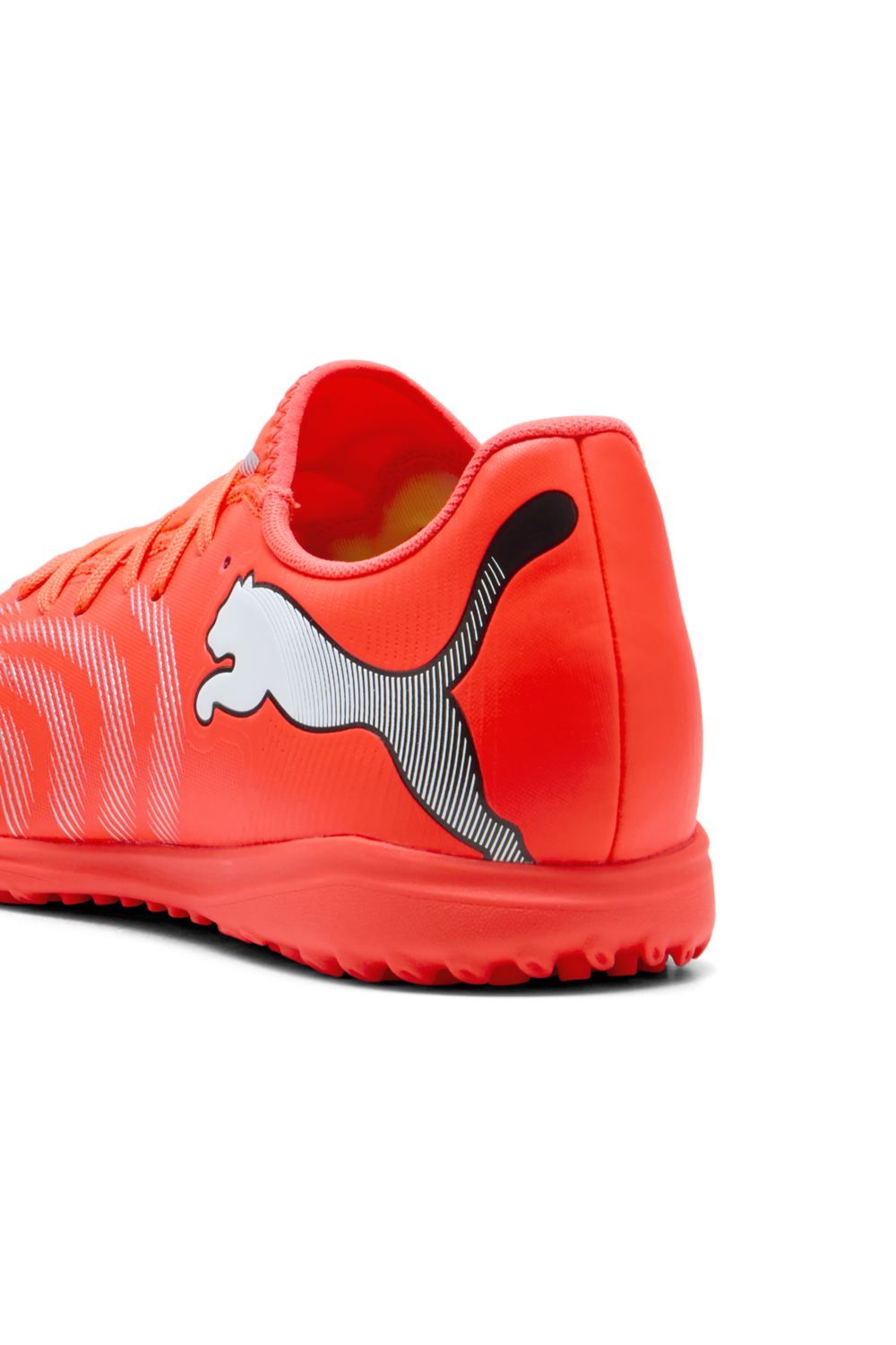 תמונת פנים של נעלי כדורגל