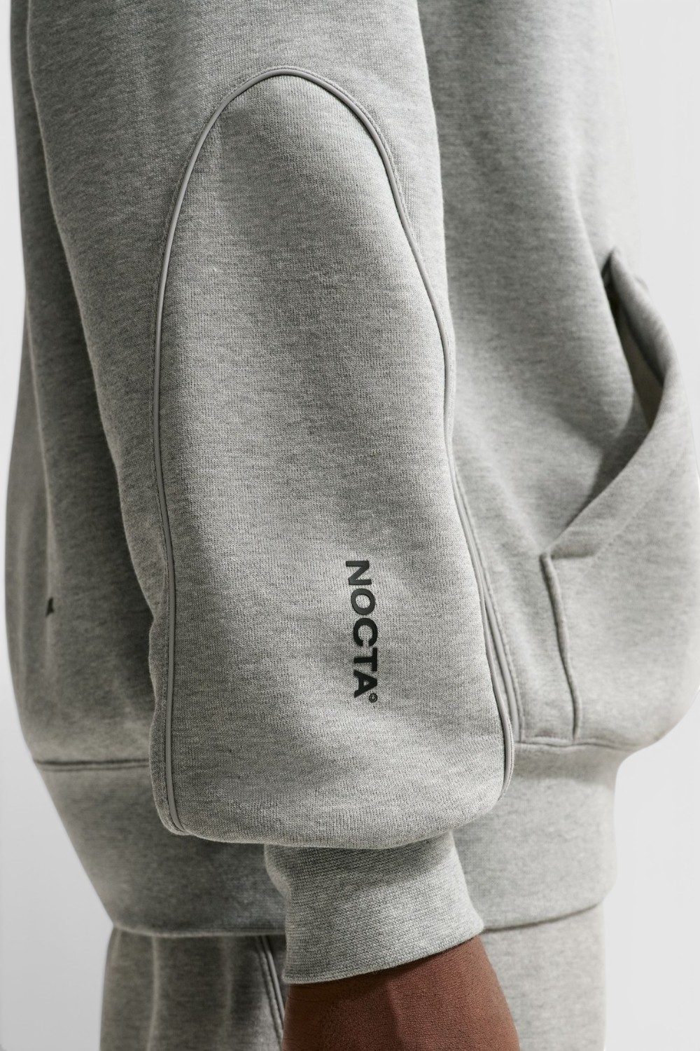 סווטשירט נייקי X נוקטה