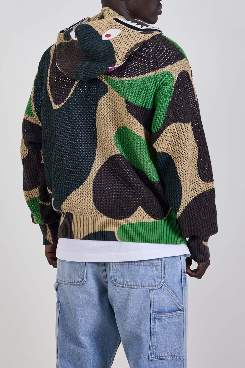 תמונת דוגמן אחורית של קפוצ׳ון קרושה