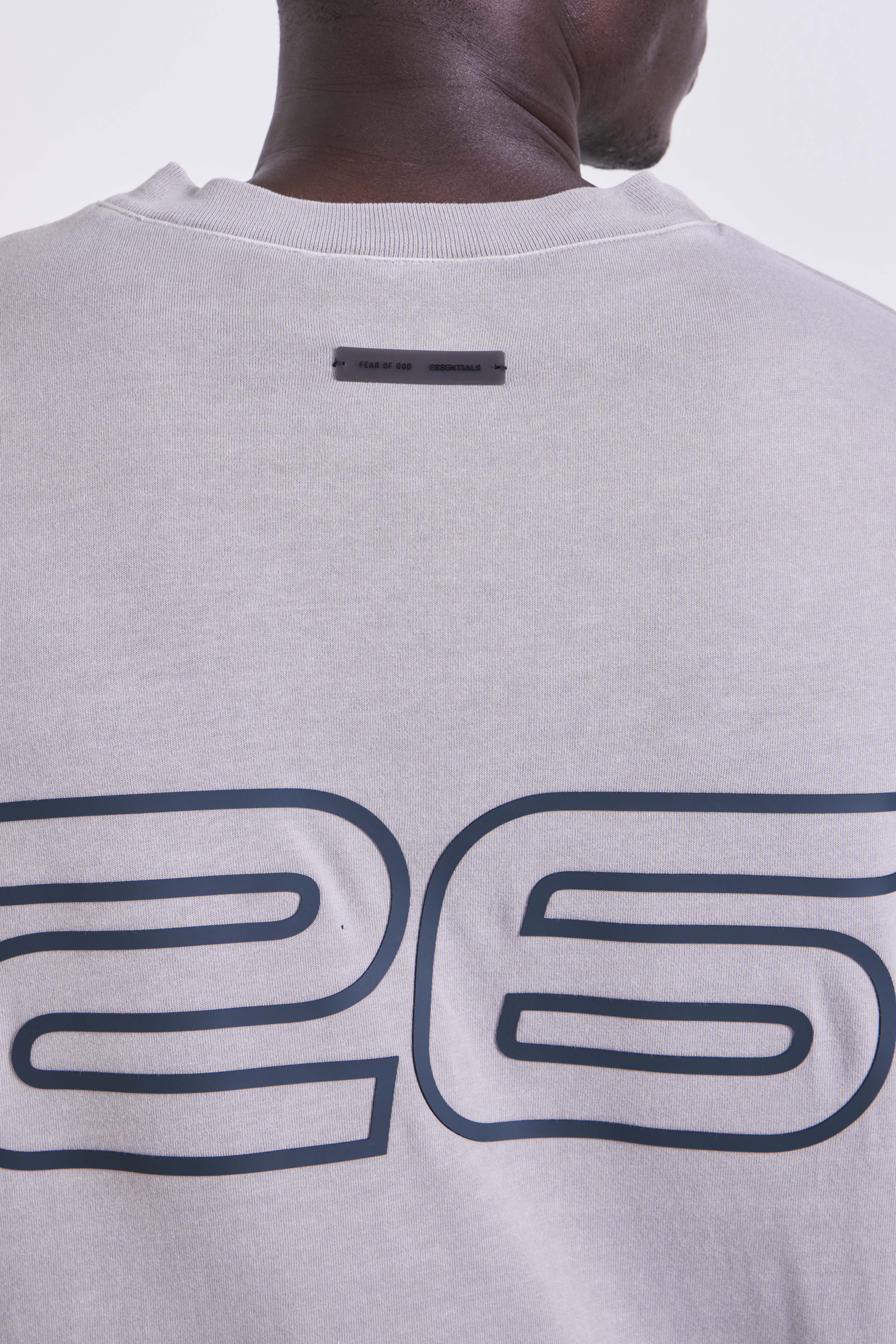 תמונת תקריב דוגמן של חולצת טי