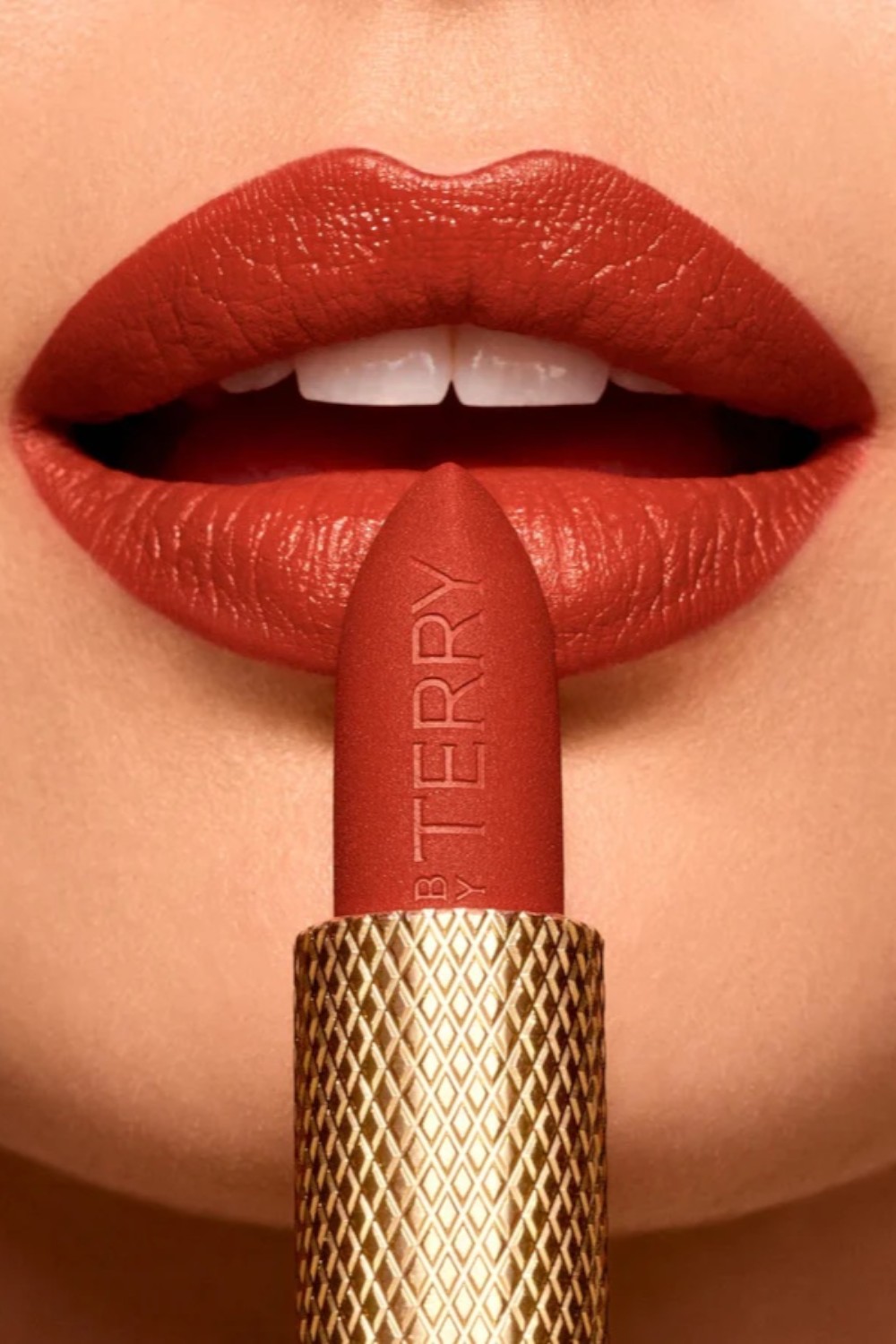 תמונת תקריב של Rouge Opulent N5