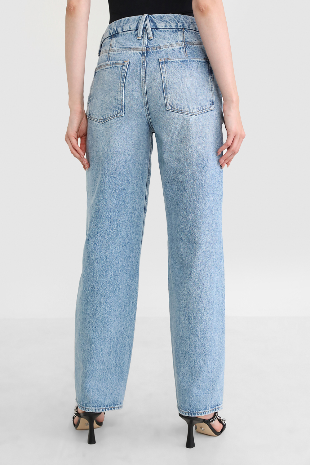 תמונת דוגמן אחורית של מכנסי ג'ינס גוד 90 עם קריסטלים