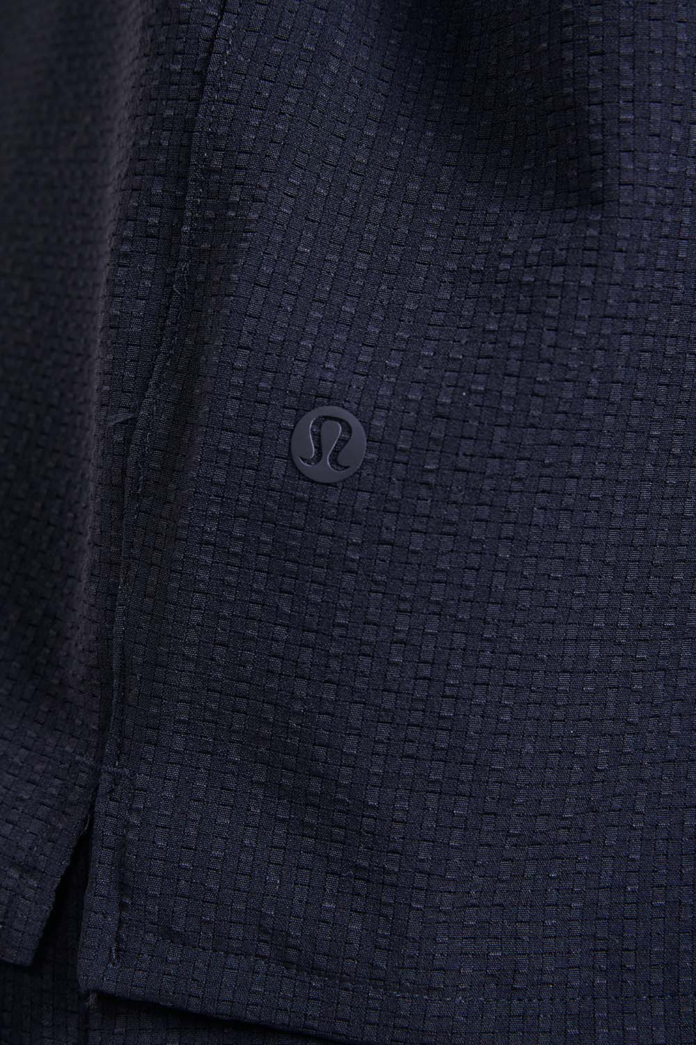 תמונת תקריב דוגמן של Airing Easy Camp-Collar Shirt Textured