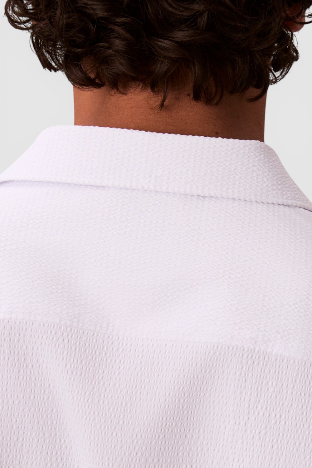 חולצה מכופתרת קצרה