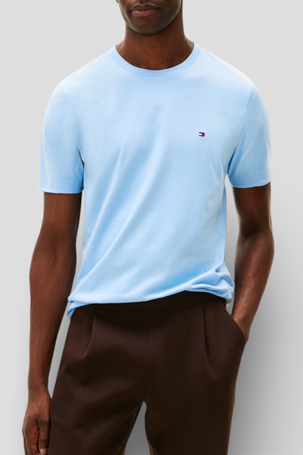 תמונת דוגמן קידמית של חולצת טי