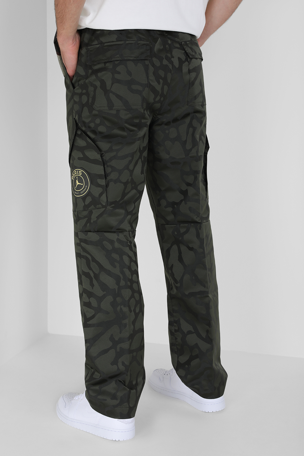 תמונת דוגמן אחורית של מכנסיים ארוכים פריז סן ז'רמן