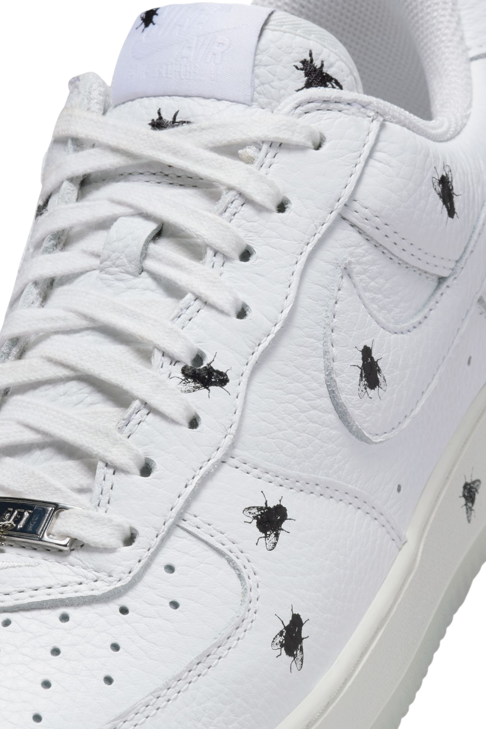 תמונת פנים של נעלי סניקרס אייר פורס 1 רטרו