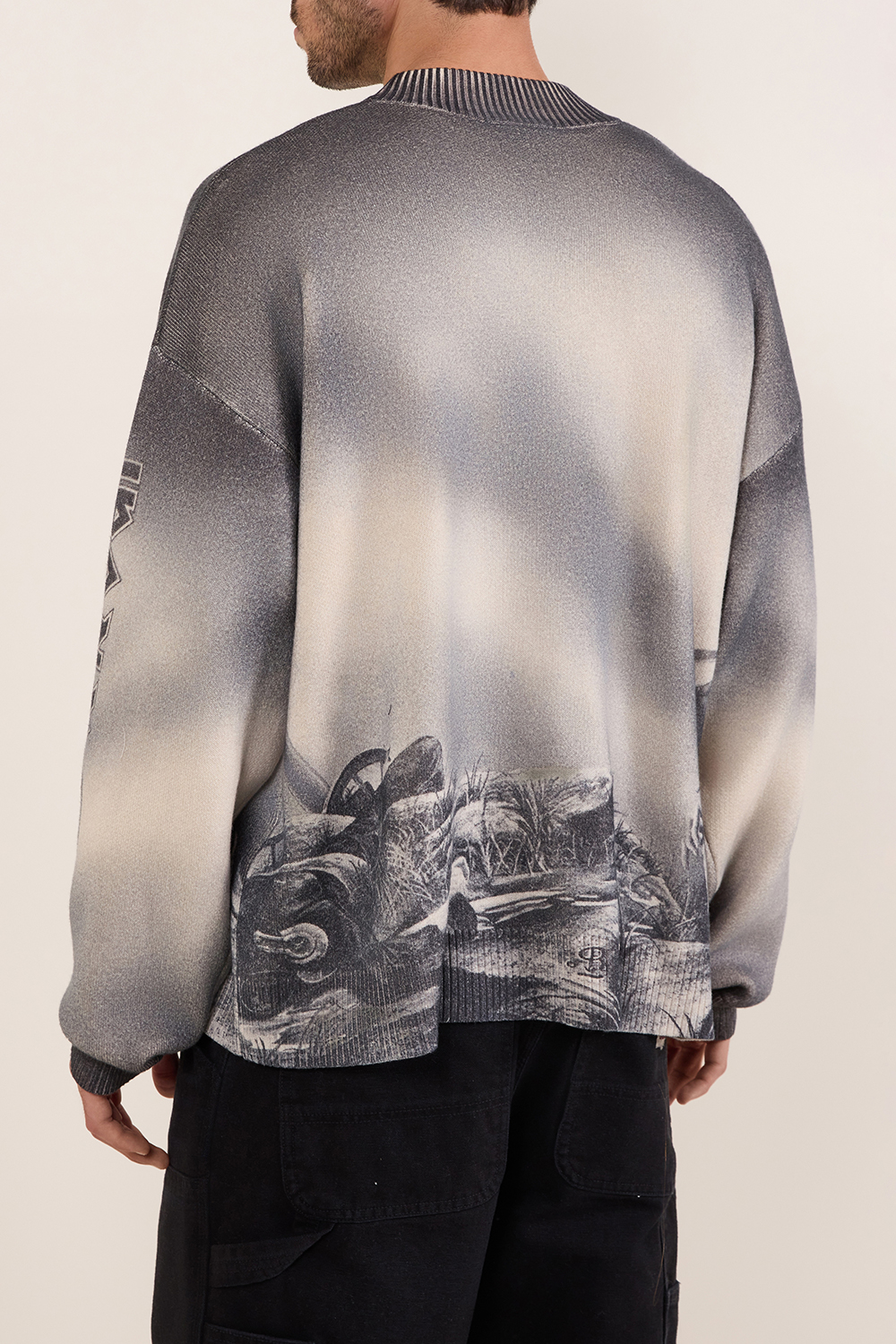 תמונת תקריב דוגמן של סוודר במהדורת 50 שנה לאיירון מיידן