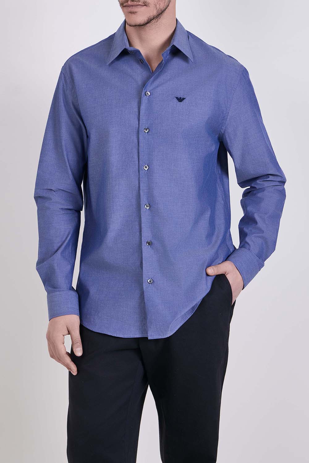 תמונת דוגמן קידמית של חולצת כפתורים ארוכה