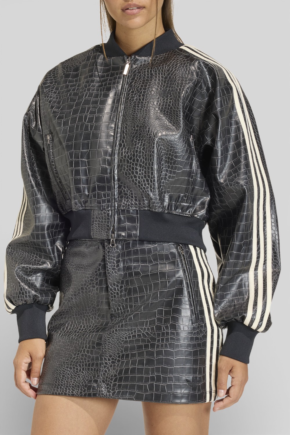 תמונת דוגמן קידמית של ז'קט בומבר דמוי עור