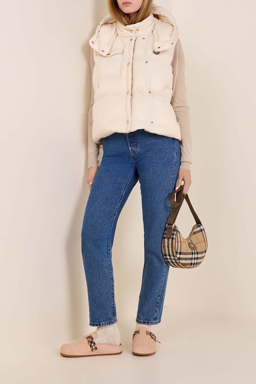 תמונת דוגמן קידמית של נעלי מיולס