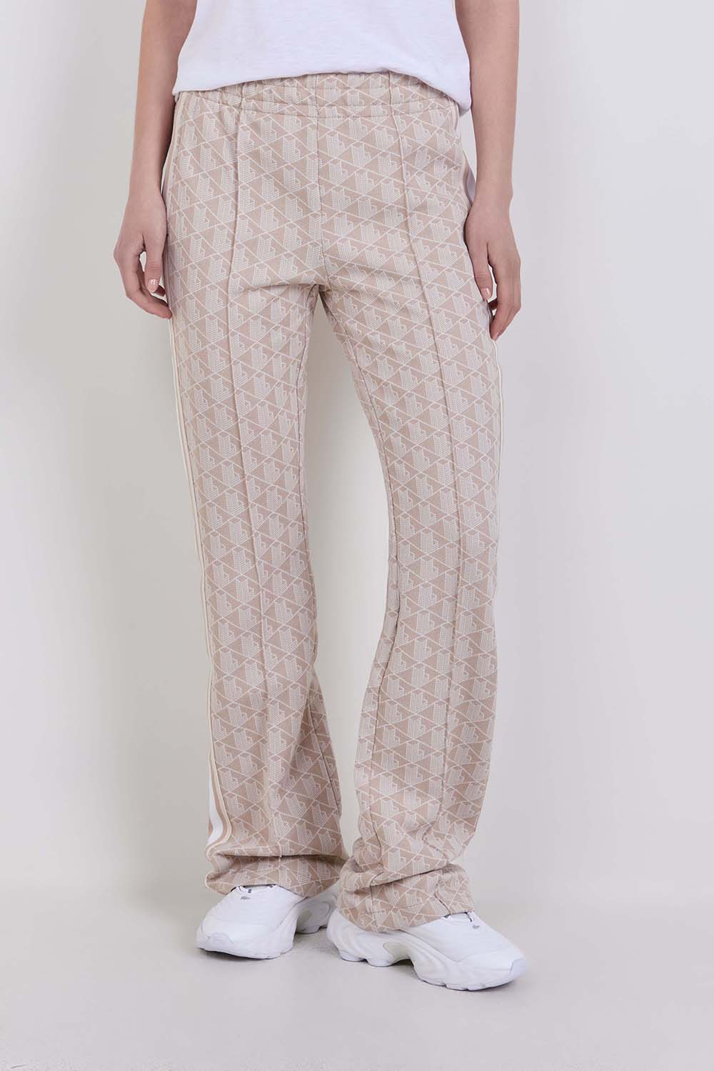 תמונת דוגמן קידמית של מכנסיים ארוכים